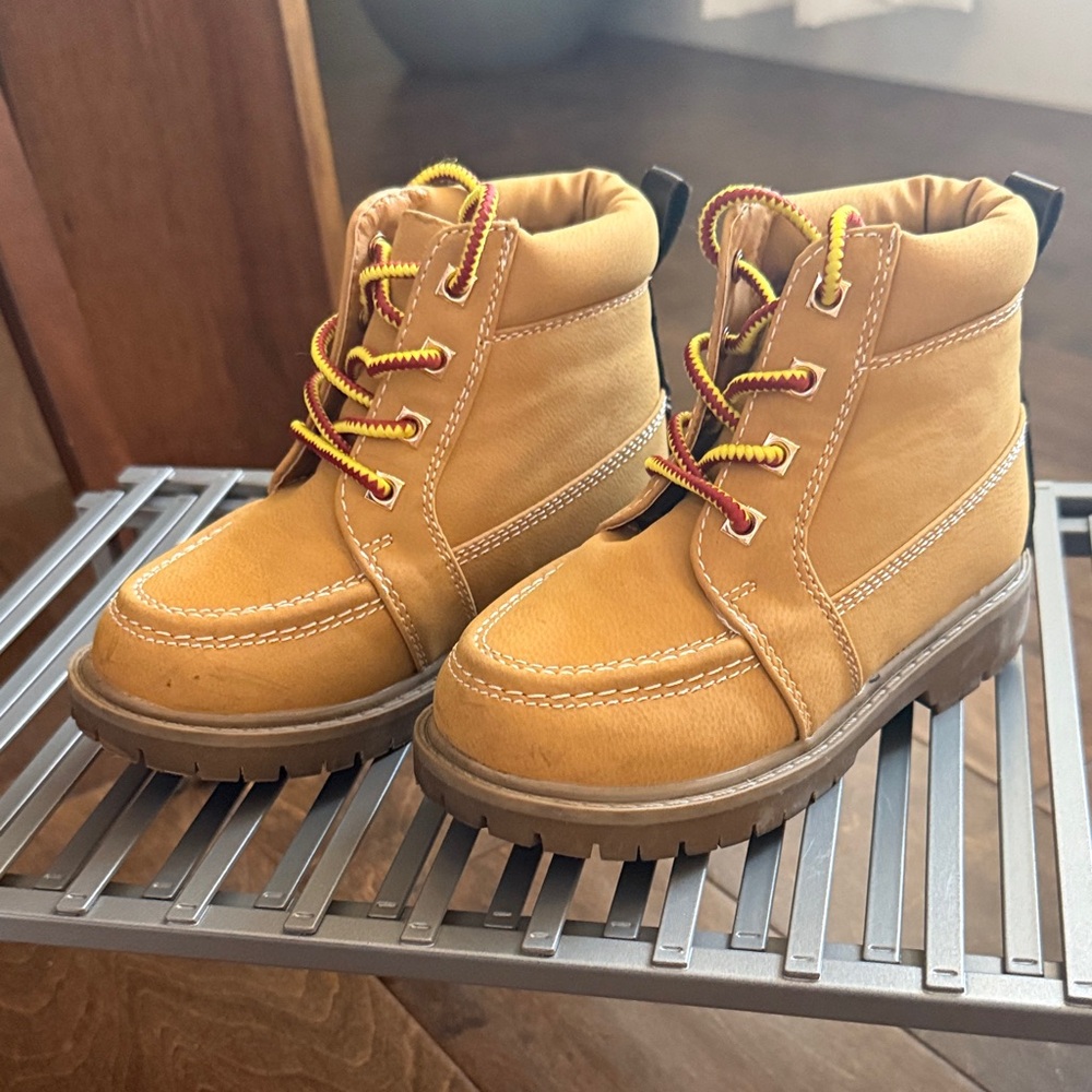 Mountian Creek Kids Tan Lace-Up Boots